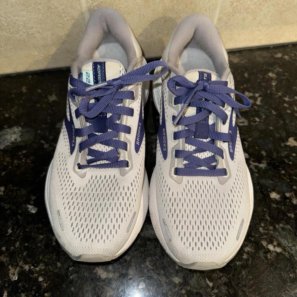 Brooks Adrenaline GTS 22 Women’s Size 6 Running Shoes Gray/Blue 1203531B045